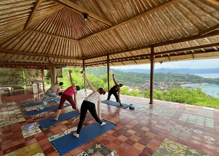 Yoga Bale House * パダンバイ