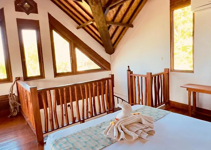 ゲストハウス Yoga Bale House パダンバイ